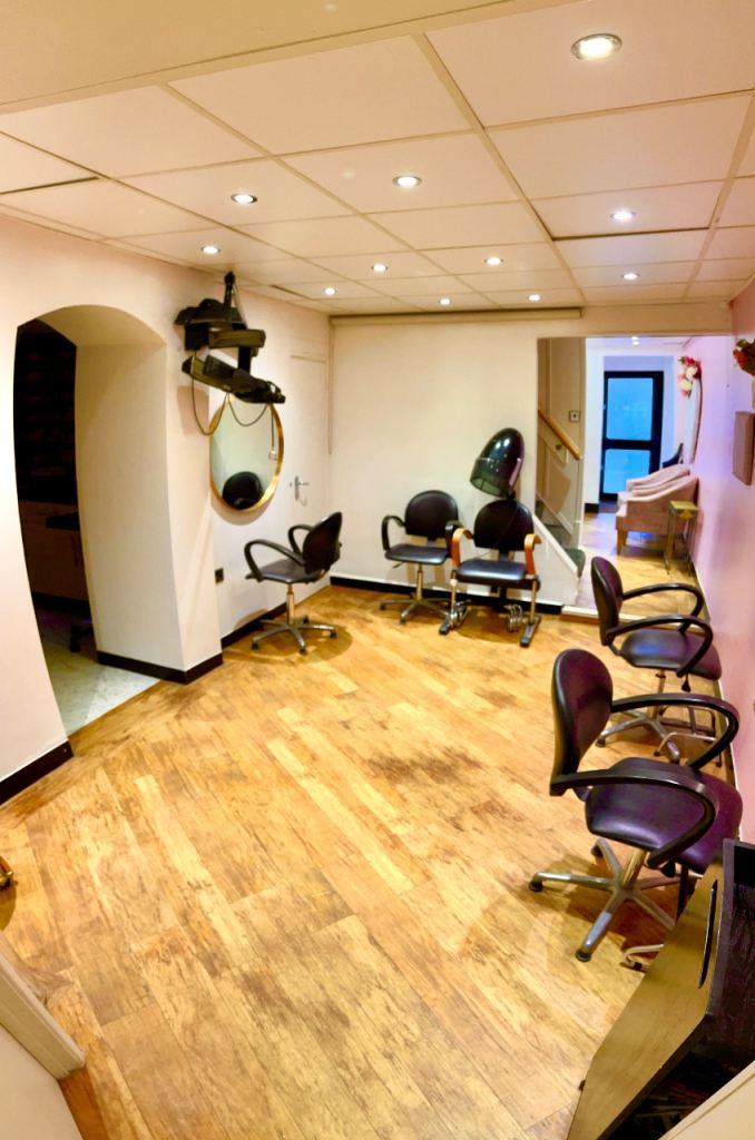 Nail Salon, Tattooist and Treatment Rooms Available in Busy Solihull Salon