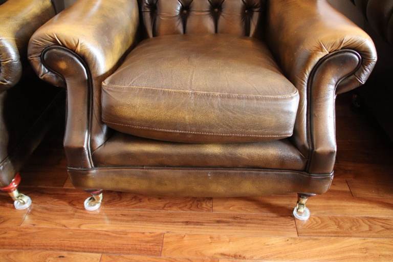 Pair of Thomas Lloyd Chesterfield Regent Armchairs (UK Delivery)