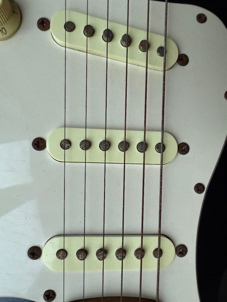 Fender Squier Mini Strat 3/4 Size mini Black Immaculate & Stand