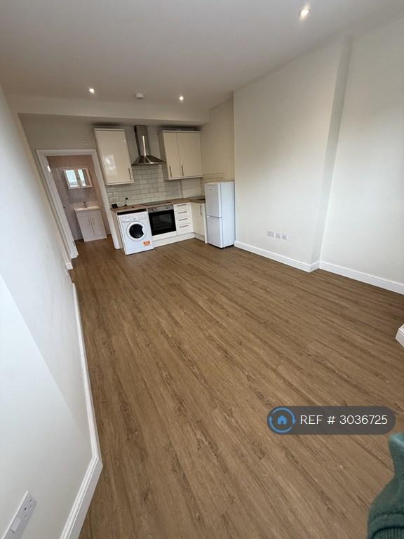 1 bedroom flat in John Smith House, Croydon, CR0 (1 bed) (#3036725)