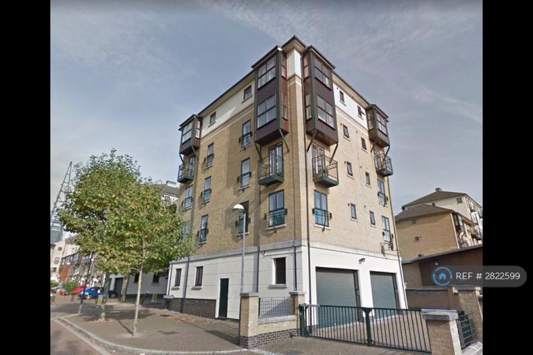 2 bedroom flat in Audley Drive, London, E16 (2 bed) (#2822599)