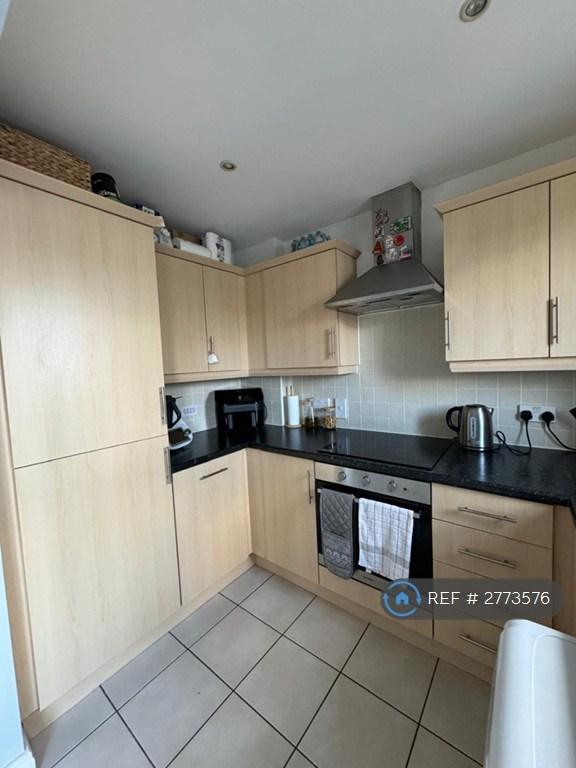 1 bedroom flat in Paveley Court, London, NW7 (1 bed) (#2773576)