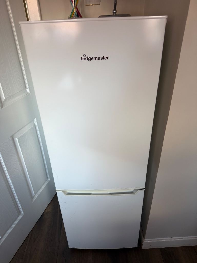 Fridgemaster Fridge Freezer – White, Good Condition
