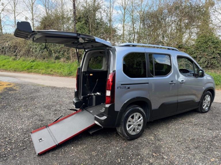  Peugeot Rifter 1.5 BlueHDi 100 Allure Premium 5dr WHEELCHAIR ACCESSIBLE