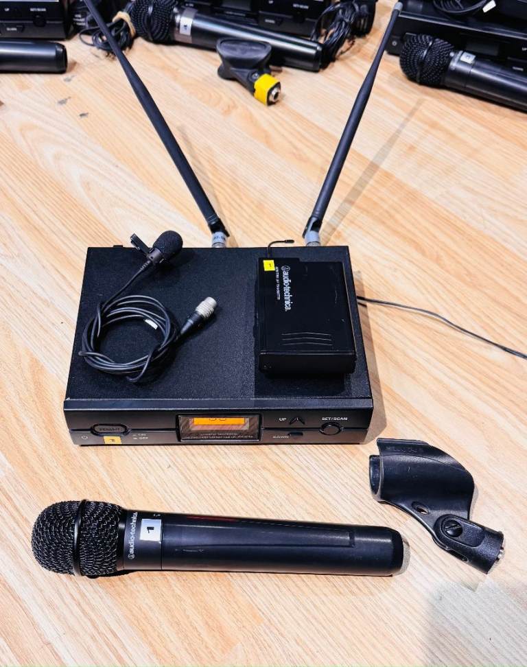 RADIO MIC SYSTEM Audio Technica wireless mic system/ plus pack and clip-on mic