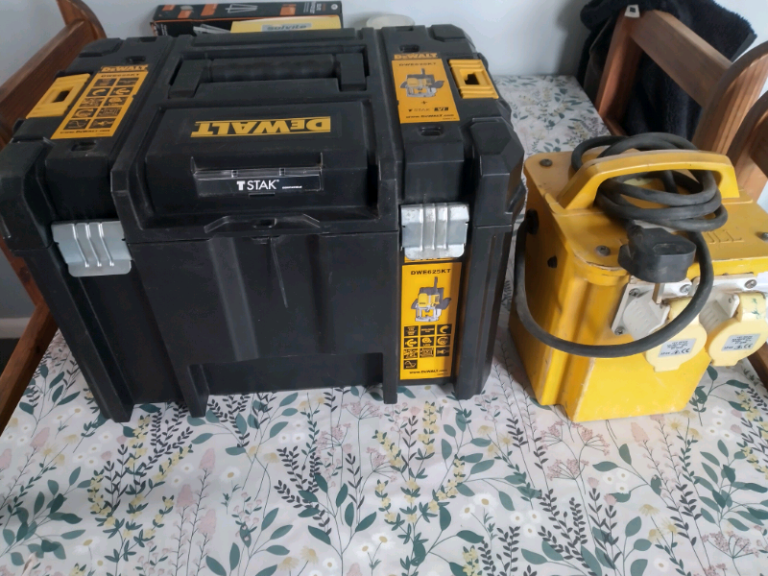 DeWalt hand router 110volt