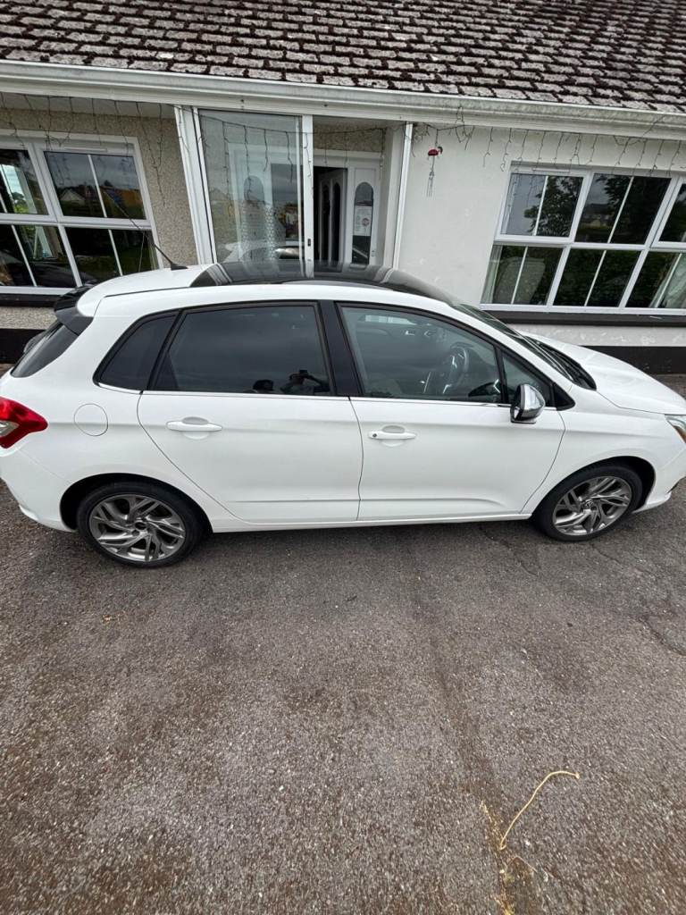 Citroen, C4, Hatchback, 2014, Manual, 1560 (cc), 5 doors