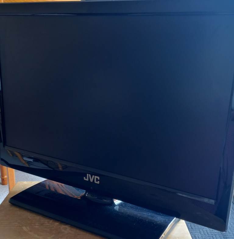 JVC LED TV 19" /DVD COMBO