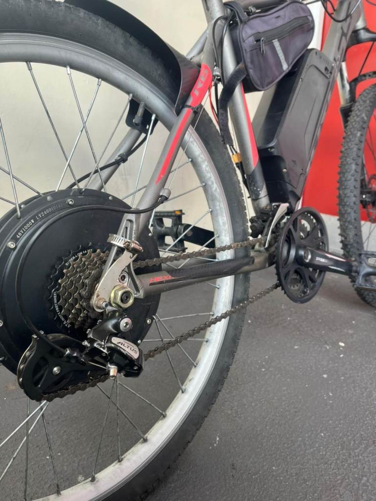 Electric mountain bike 