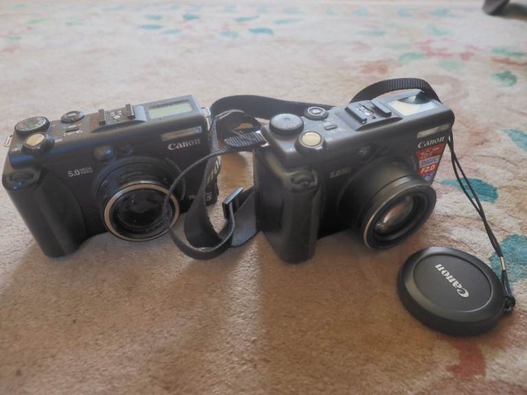Canon G5 digital camera and accessories