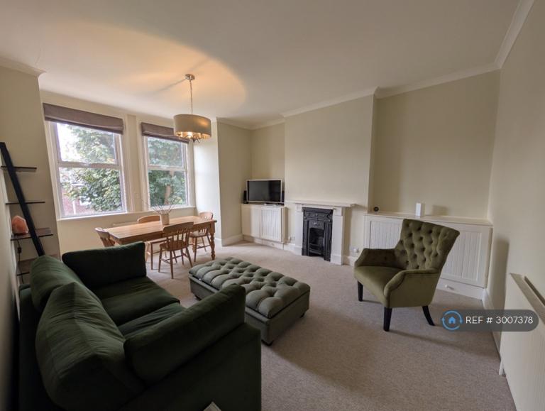 2 bedroom flat in Pendle Road, London, SW16 (2 bed) (#3007378)