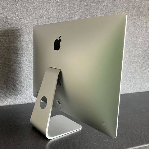 Apple iMac 27-inch Retina 5K (2017) Intel i7 | 40GB RAM | 2TB SSD