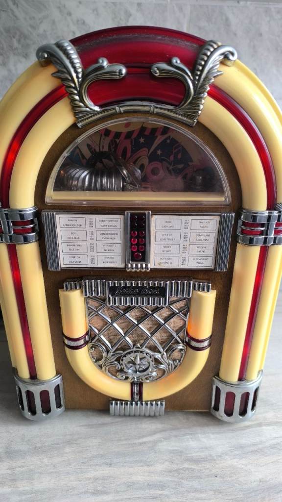 Vintage Spirit of St Louis jukebox 