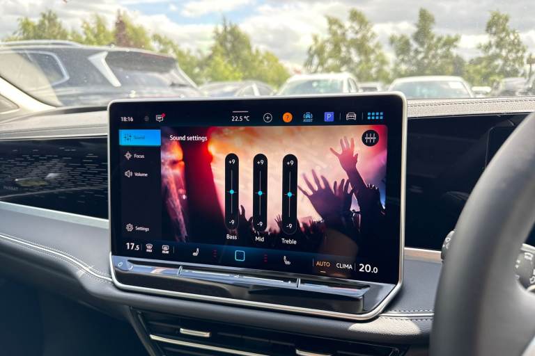 2025 Volkswagen Passat 1.5 eTSI MHEV Elegance DSG Euro 6 (s/s) 5dr Estate Automatic