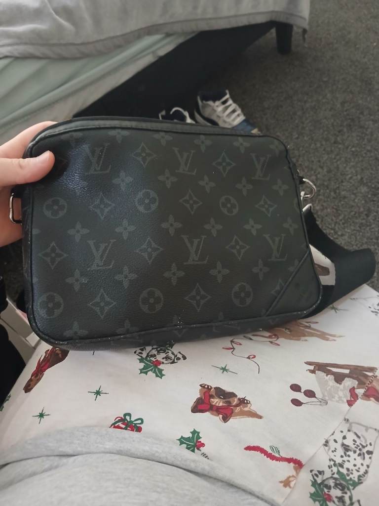 Lv messenger bag 