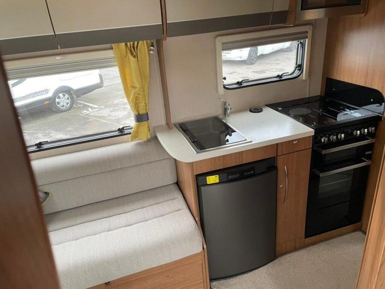 Auto-Trail Imala 732 Lo-Line 4 Berth 2 Belt Island Bed Motorhome 