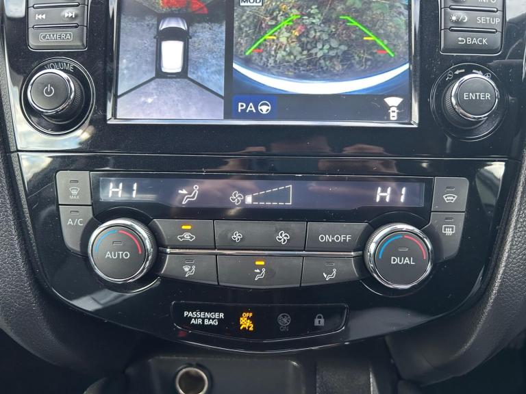 2014 Nissan Qashqai 1.6 dCi Tekna 5dr Xtronic HATCHBACK DIESEL Automatic