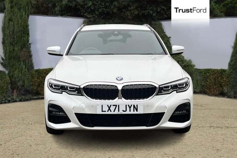 2021 BMW 3 Series 320i M Sport 5dr Step Auto ** Rear Parking Camera - Heated Seats ** Semi-Au Est...