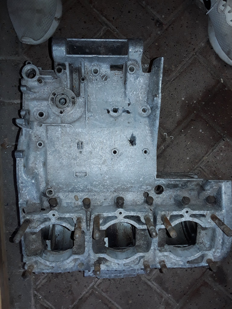 Suzuki S/ H  GT550 engine crankcase