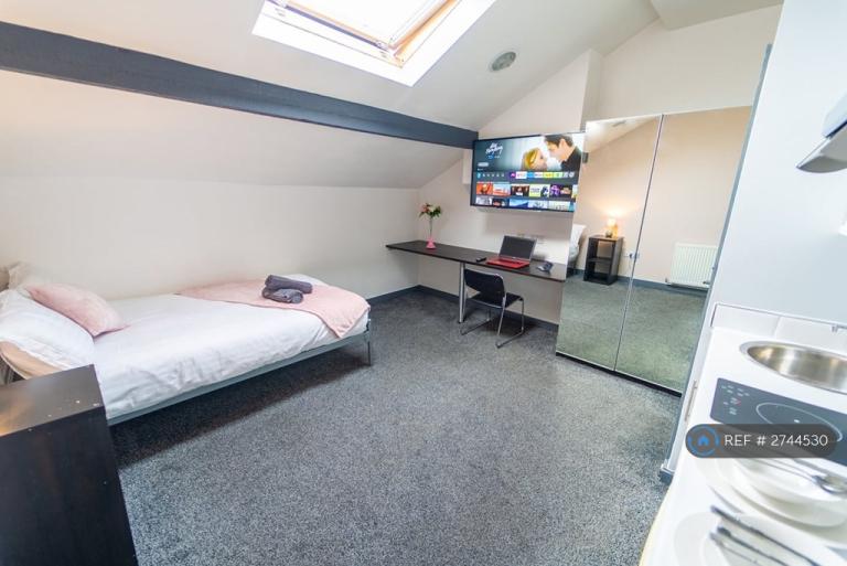 Studio flat in Birmingham, Birmingham, B29 (#2744530)