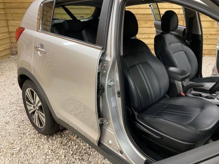 2014 Kia Sportage 1.7 CRDi EcoDynamics 3 SUV 5dr Diesel Manual 2WD Euro 5 (s/s) (114 bhp) ESTATE ...