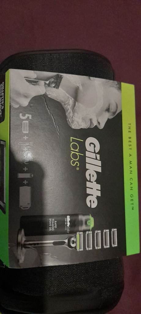 GILLETTE LABS SHAVING KIT
