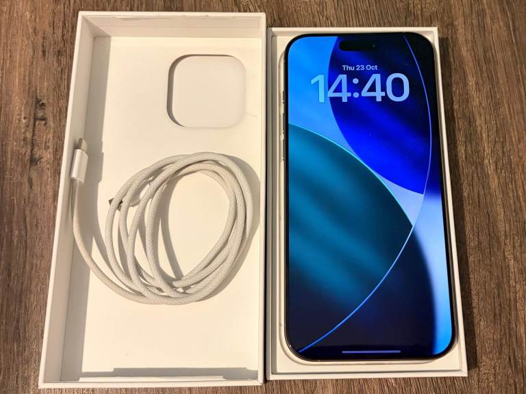 I phone 16 Pro Max 256gb Natural Titanium 