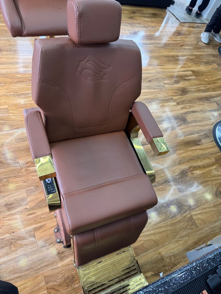 Automatic Barber/Hairdressing Chair 