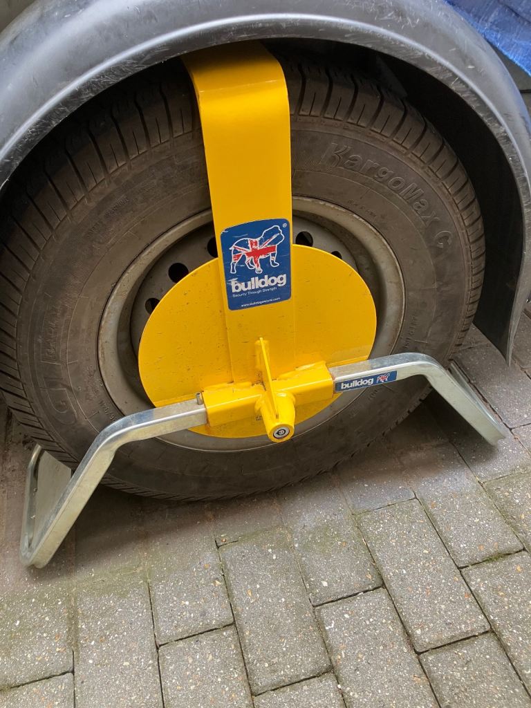 Wheel clamp