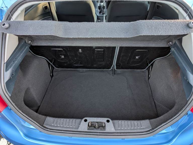 Ford, FIESTA, Hatchback, 2011, Manual, 1388 (cc), 5 doors