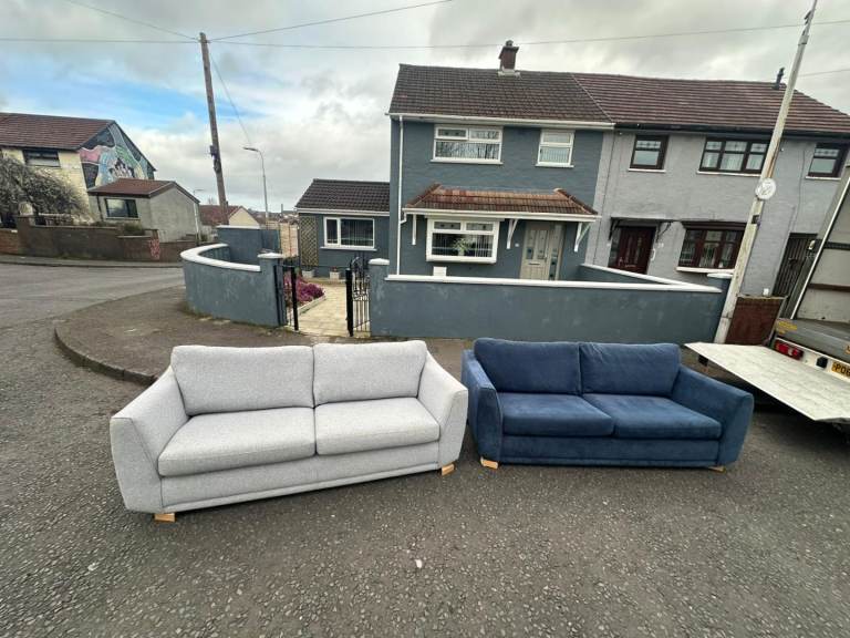 3 seater gray. sofa from harvey norman really fresh condition like new £199 