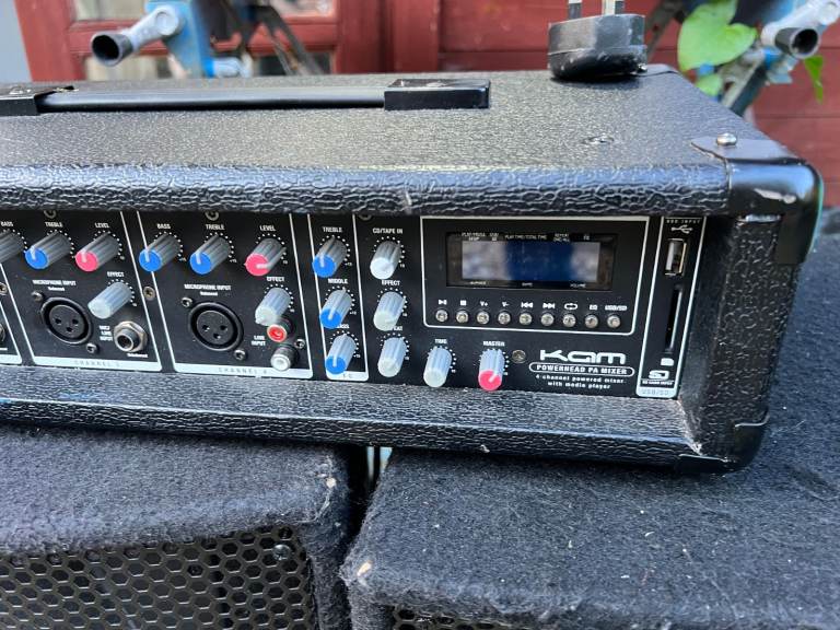 KAM mixer amplifier with 2 x QTX speakers