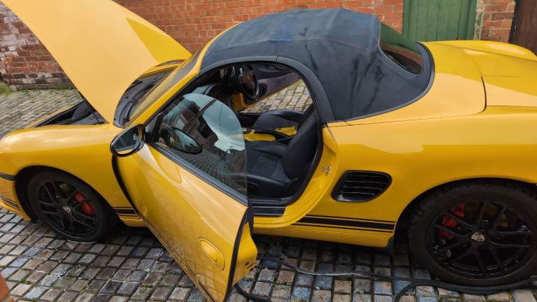 Porsche, BOXSTER, Convertible, 2004, Semi-Auto, 2687 (cc), 2 doors