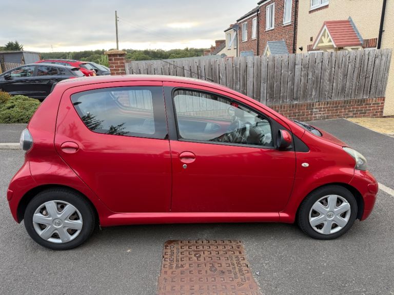 Toyota, AYGO, Hatchback, 2011, Manual, 998 (cc), 5 doors