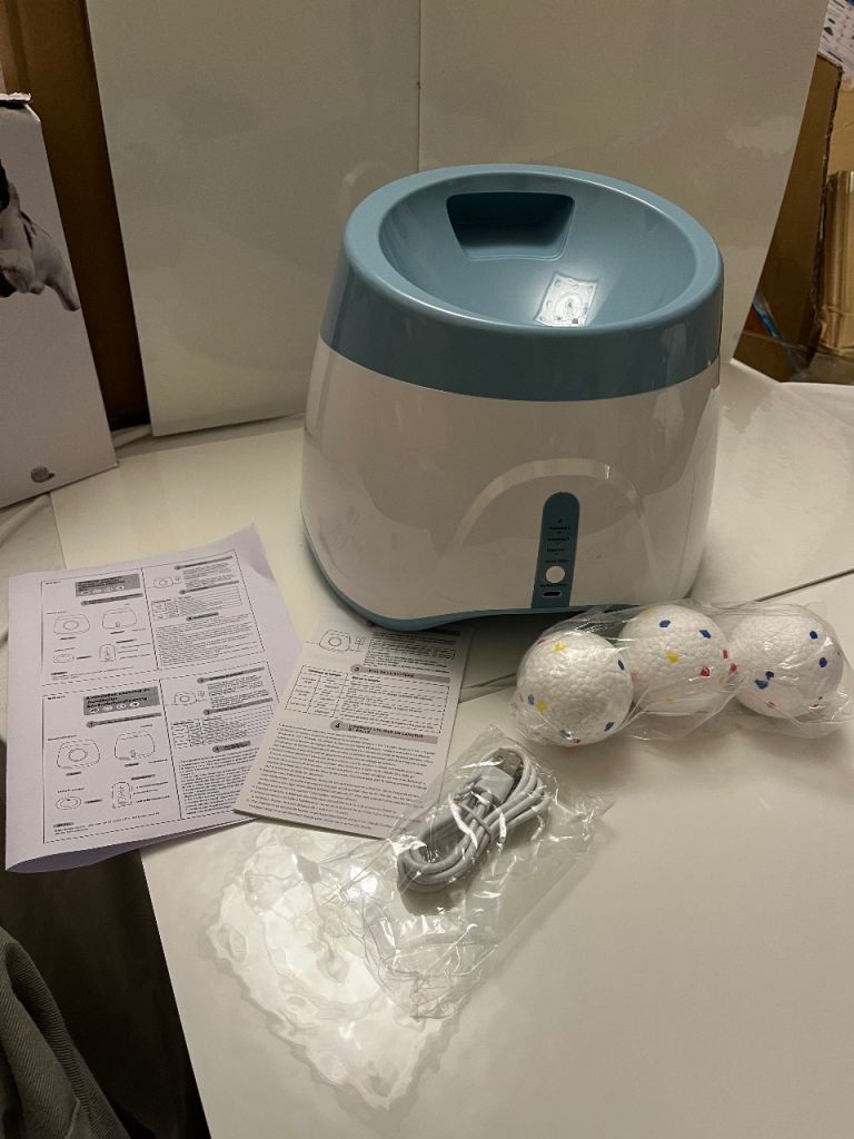 Automatic ball launcher