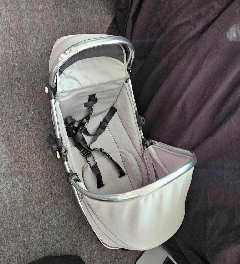 Baby Pram/Pushchair with Carrycot and Car Seat - Good Condition