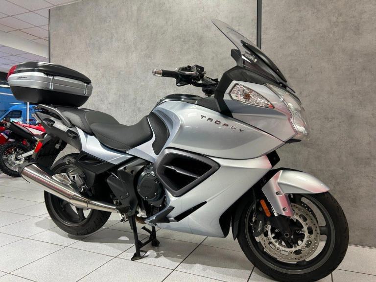 63/2013 Triumph Trophy 1200 - 35833 miles - FANTASTIC CONDITION!