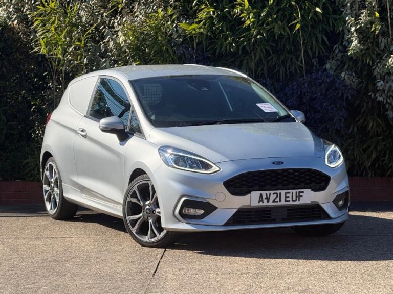  Ford Fiesta 1.0 Ecoboost 125 Sport Van Petrol