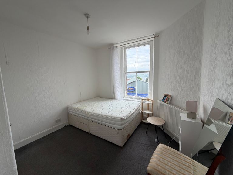 Prime West End Location - 1 Bedroom Flat