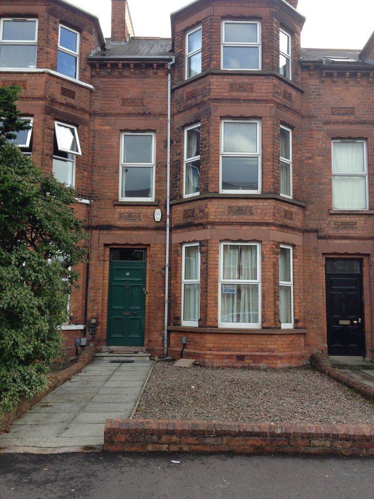 Double Bedrooms available in Excellent Shared House - Malone Avenue Belfast