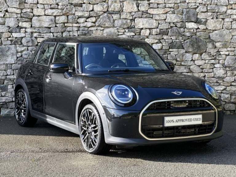 MINI COOPER 1.5 C Exclusive 5dr Auto