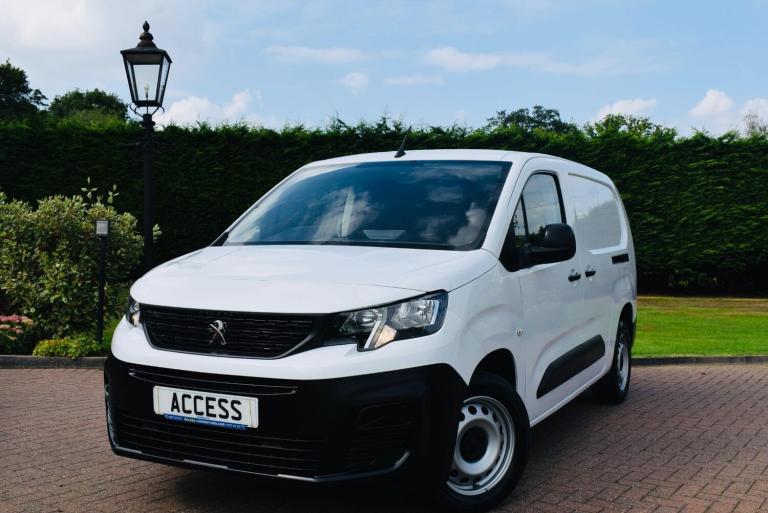 2023 Peugeot Partner 950 1.5 BlueHDi 100 Professional Premium + Van PANEL VAN DIESEL Manual