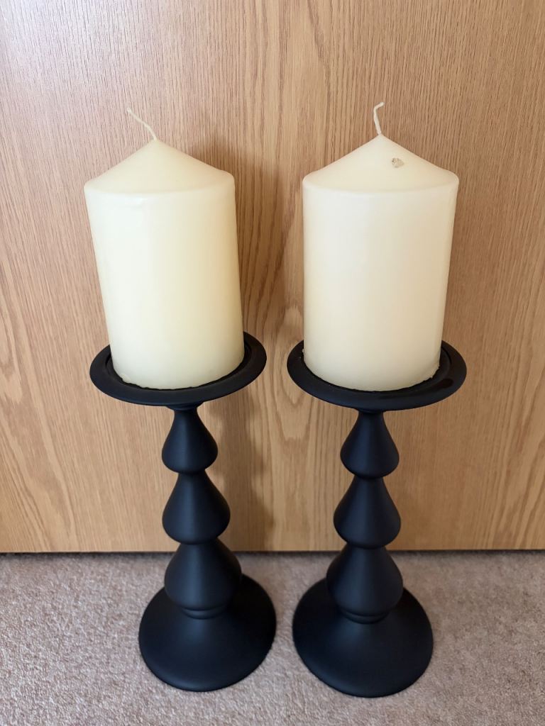  Reduced to £15 brand new 2x candle holders with wax