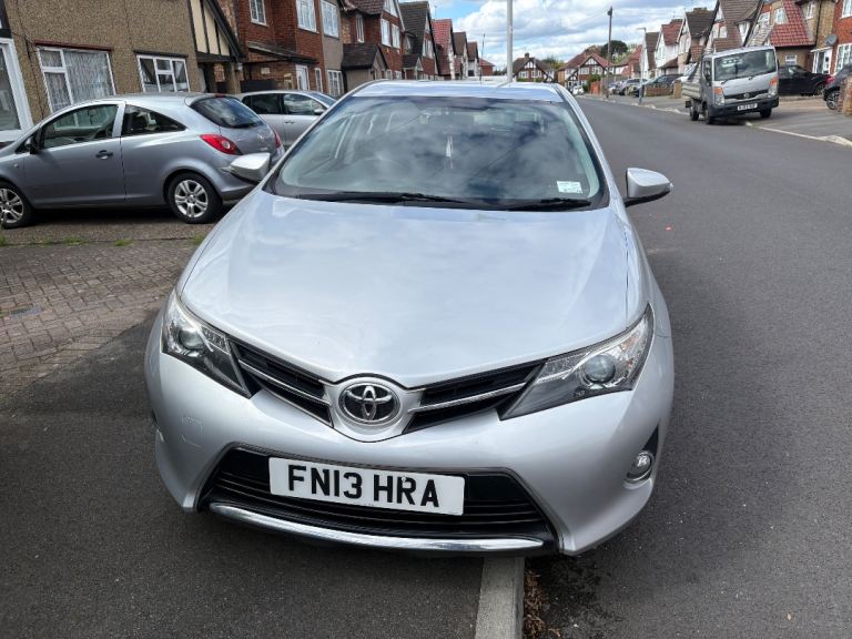 Toyota, AURIS, Hatchback, 2013, Semi-Auto, 1598 (cc), 5 doors