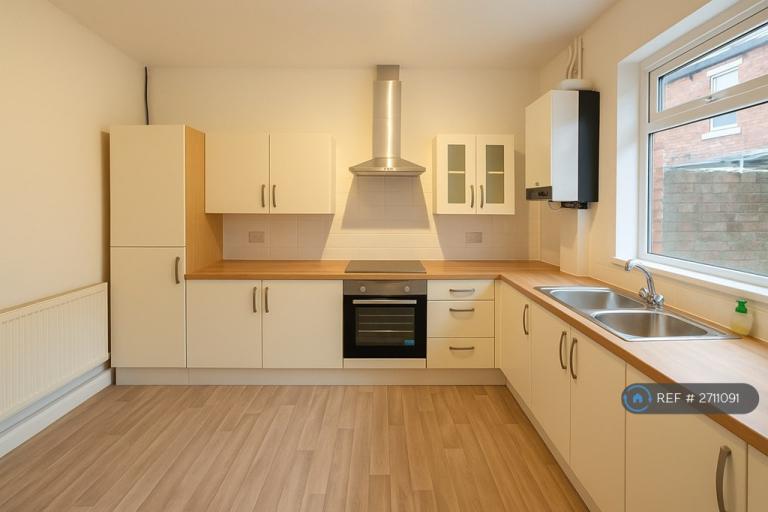 2 bedroom house in Alexandra Street, Ashton-Under-Lyne, OL6 (2 bed) (#2711091)