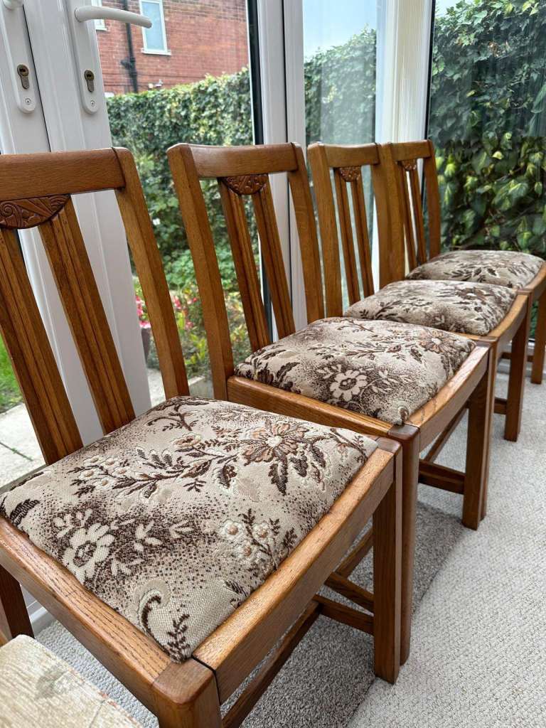 Sturdy Oak Dining Chairs x4 **FREE**