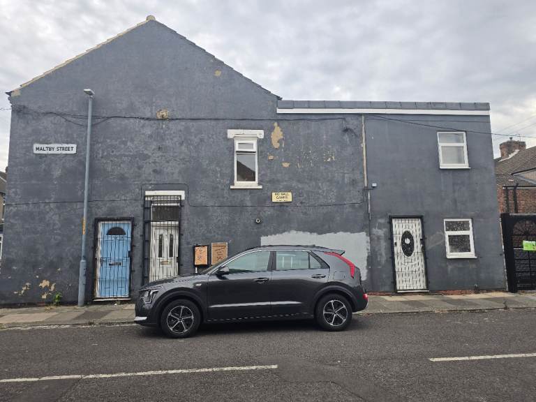 No sharing with seperate entrance self contained 1 bedroom flat in Middlesbrough ,TS3