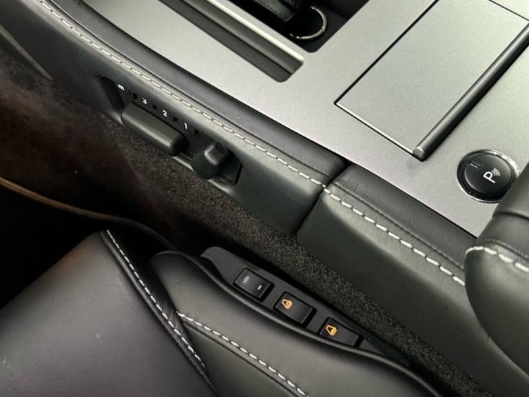 2011 Aston Martin DB9 6.0 V12 Coupe 2dr Petrol T-TronicII Euro 5 (470 bhp) Coupe Petrol Automatic