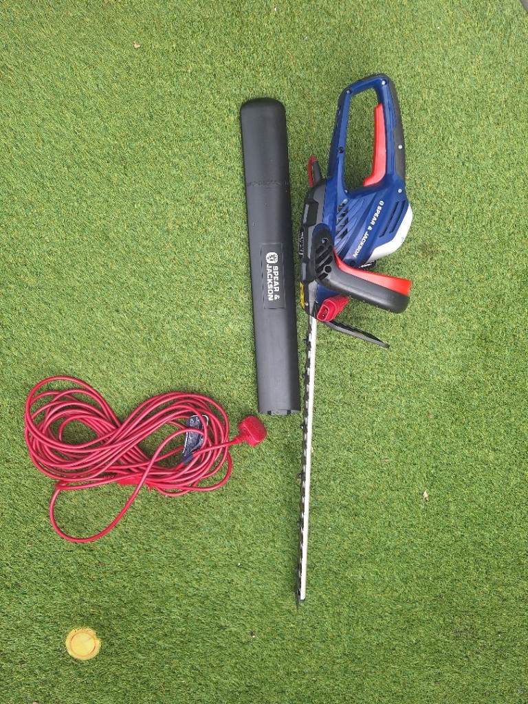 Spear & Jackson Electric Hedge Trimmer + Long Extension Lead