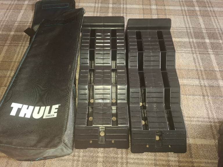 Thule levelling ramps